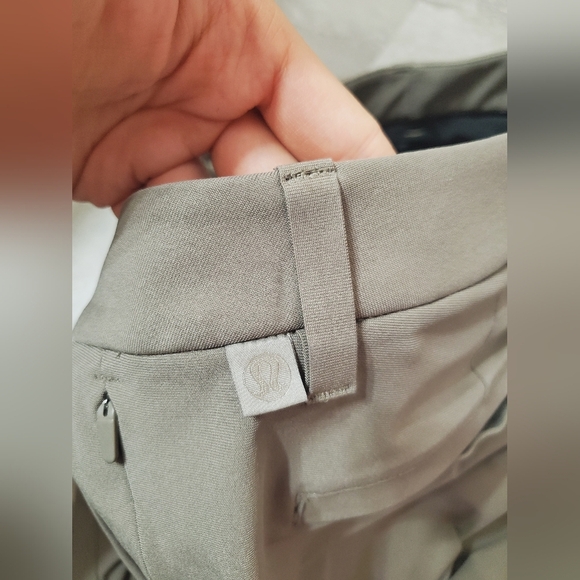Lululemon ABC Classic-Fit Trouser *Warpstreme. 29". Taupe (Grey-brown). Size 34. - Picture 8 of 10